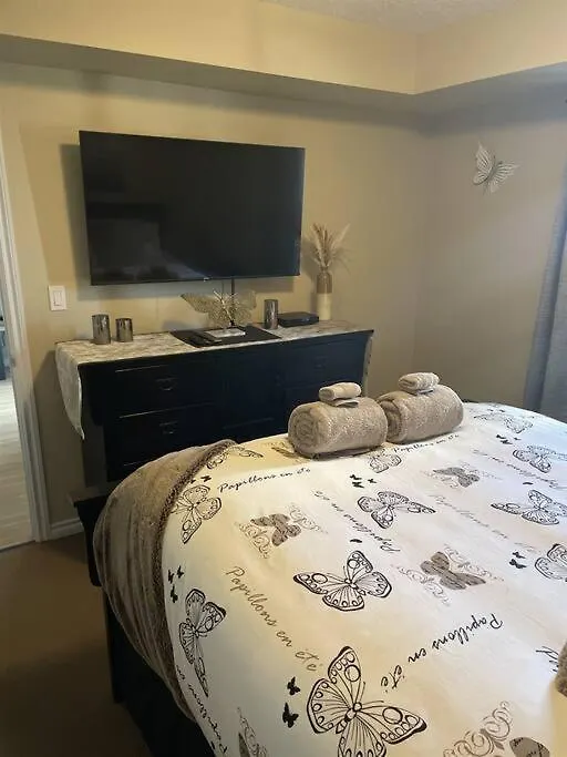 Chris'S Cozy Condo Times Square Rogers Place Edmonton